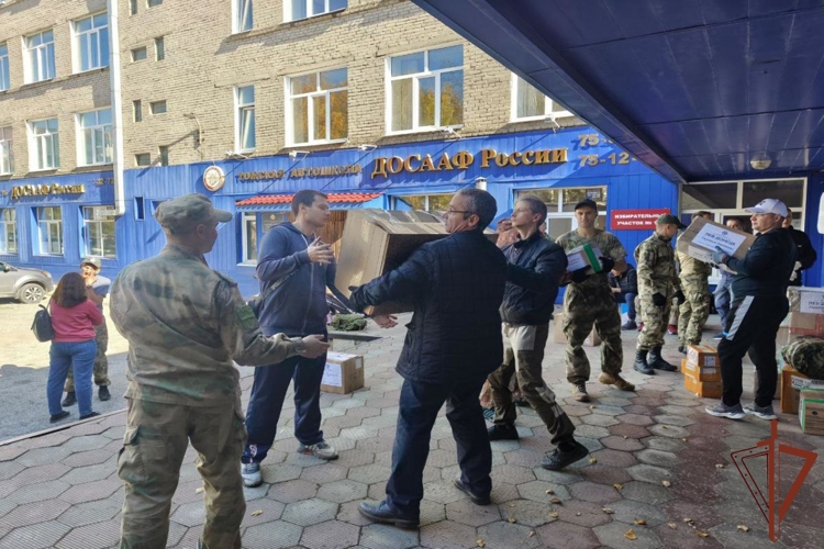 Росгвардейцы из Томской области приняли участие в отправке гуманитарной помощи в зону СВО