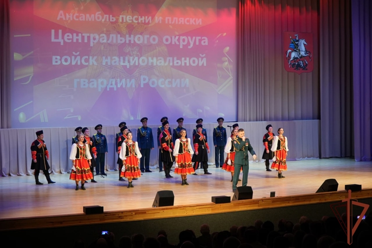Заместитель директора Росгвардии Василий Сонин вручил государственные и ведомственные награды сотрудникам вневедомственной охраны в день профессионального праздника (видео)