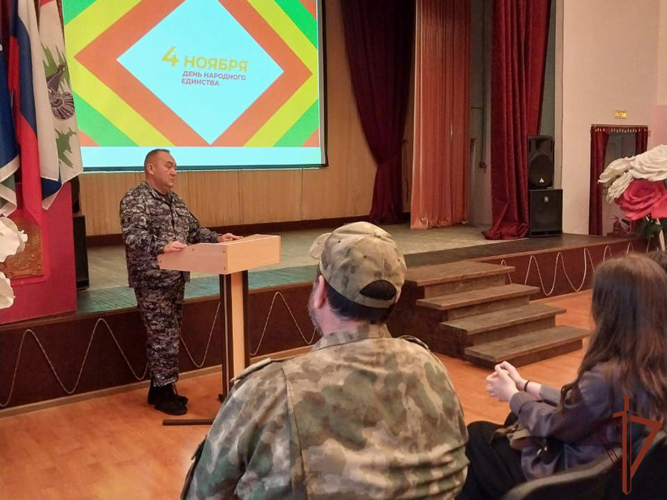 На Урале росгвардейцы провели патриотические встречи с молодежью 