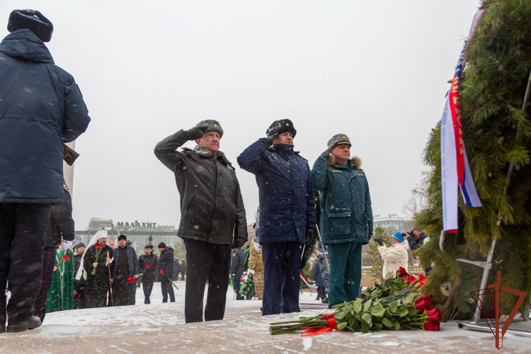 Росгвардейцы на Урале почтили память коллег, погибших при исполнении служебного долга
