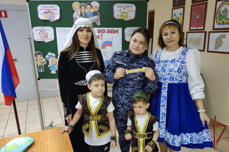 На Урале росгвардейцы провели патриотические встречи с молодежью 