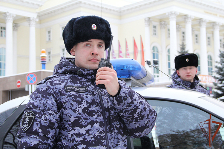 На Урале росгвардейцы приняли участие в праздновании Дня народного единства 