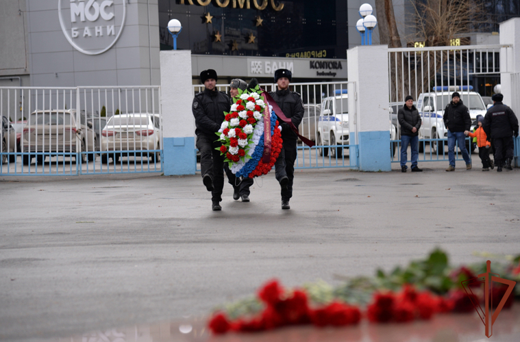 Росгвардейцы на Урале почтили память коллег, погибших при исполнении служебного долга