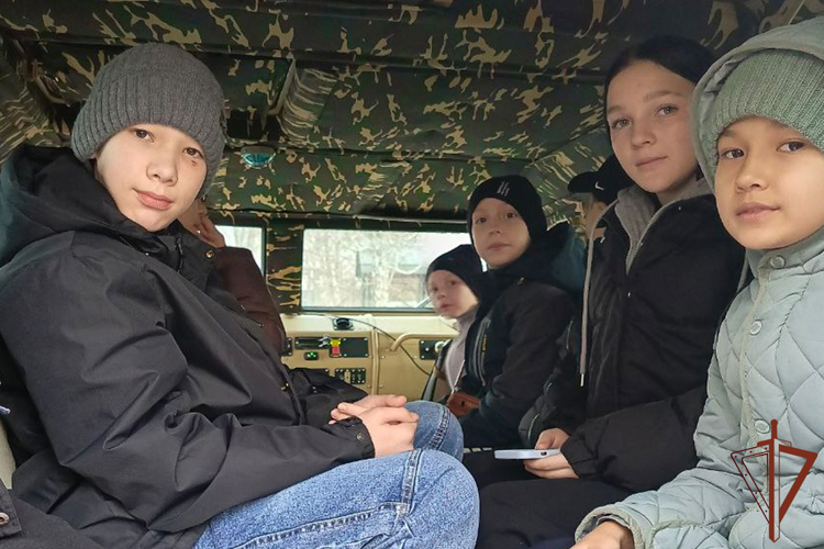 Патриотические мероприятия проводят росгвардейцы для молодежи на Урале