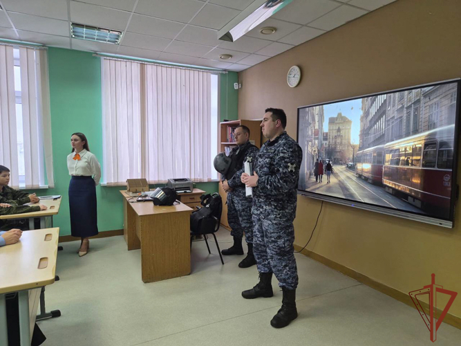 Росгвардия проводит профориентационные мероприятия для уральских школьников