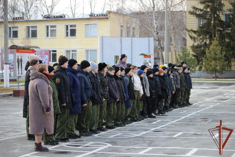 В Уральском округе Росгвардии состоялись патриотические встречи с молодежью 