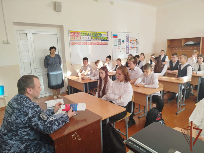 В День призывника Росгвардия провела тематические мероприятия на Урале