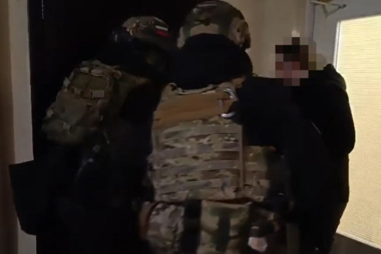 При содействии спецназа Росгвардии в Удмуртии задержаны подозреваемые в организации занятия проституцией (видео)