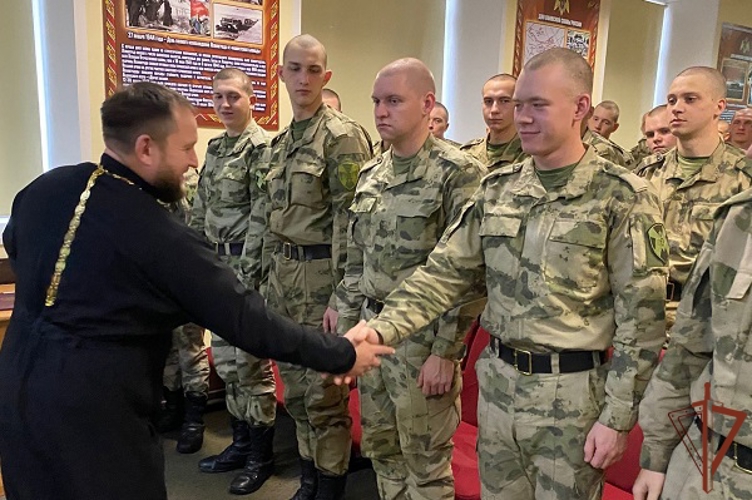 В регионах Сибири росгвардейцы приняли участие в мероприятиях, приуроченных ко Дню народного единства