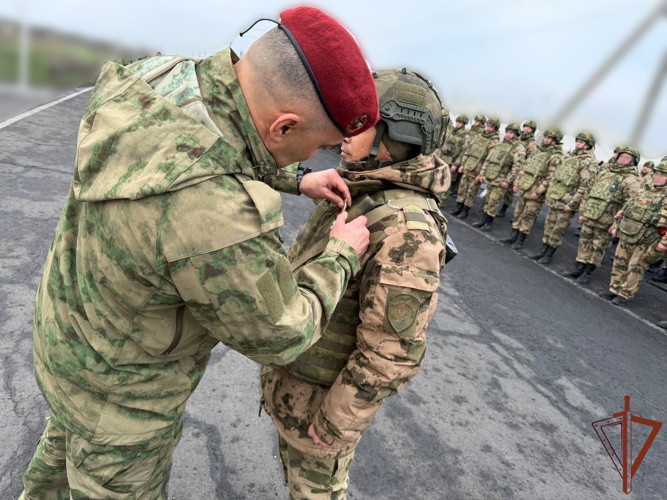 Военнослужащим «стальной» бригады Росгвардии вручили государственные награды