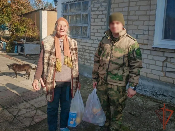 Росгвардейцы оказали адресную помощь пожилым жителям Херсонской области