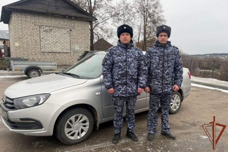 В Кировской области росгвардейцы нашли пожилую женщину, которая находилась в розыске как без вести пропавшая