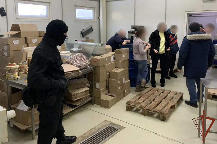 На Ямале при силовой поддержке СОБР Росгвардии пресечена незаконная торговля продукцией из ценных пород рыб