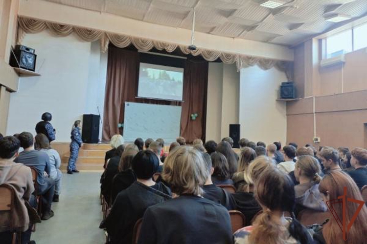 Росгвардейцы провели профориентационные мероприятия в Сибири