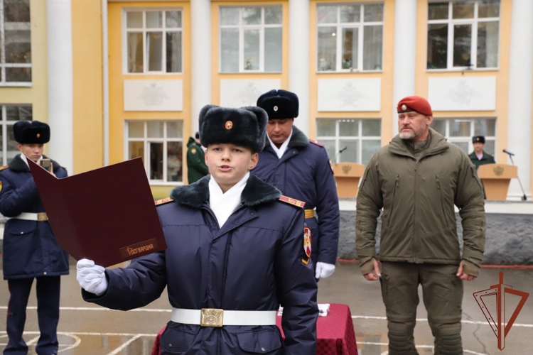 Воспитанники училища Росгвардии дали торжественную клятву кадета