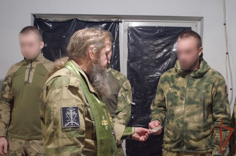 Священнослужители провели встречи с росгвардейцами в зоне СВО