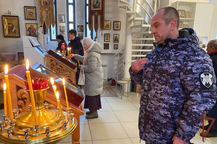 На Урале росгвардейцы приняли участие в праздничных мероприятиях в День Казанской иконы Божией Матери