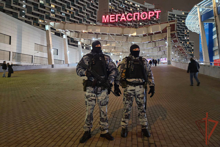 Военнослужащие и сотрудники Росгвардии обеспечили безопасность хоккейного матча в Москве