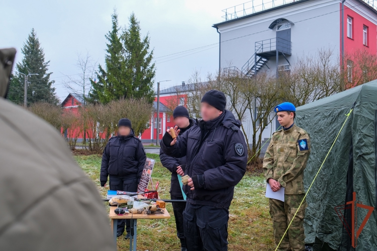 Сотрудники спецназа Росгвардии приняли участие в военно-патриотическом сборе для подростков в Смоленской области