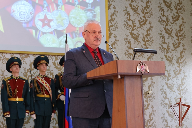Ветеранов ведомства поздравили в Южном округе Росгвардии
