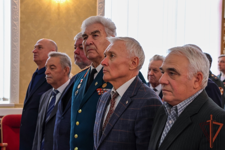 Ветеранов ведомства поздравили в Южном округе Росгвардии