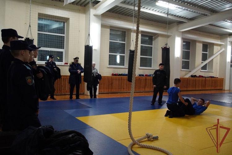Кадеты Приволжского федерального округа посетили базу ОМОН «Сувар»