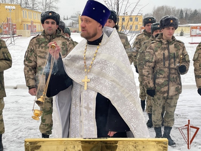 В регионах Сибири росгвардейцы почтили память коллег, погибших при выполнении служебного долга