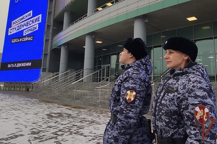 Росгвардейцы в Красноярске обеспечили безопасность участников Всероссийского слета студенческих отрядов