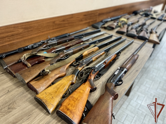 В Астрахани росгвардейцы организовали передачу оружия в зону СВО