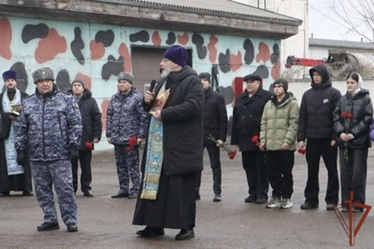 В Красноярском крае открыт мемориал в память о бойцах ОМОН Росгвардии, погибших при исполнении служебного долга 