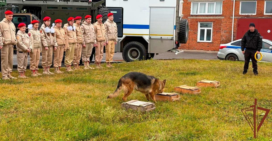 В Центральном федеральном округе при участии росгвардейцев проходит всероссийская акция «День призывника» 