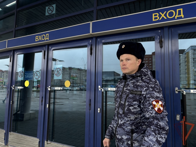 В Череповце сотрудники Росгвардии обеспечили безопасность хоккейного матча