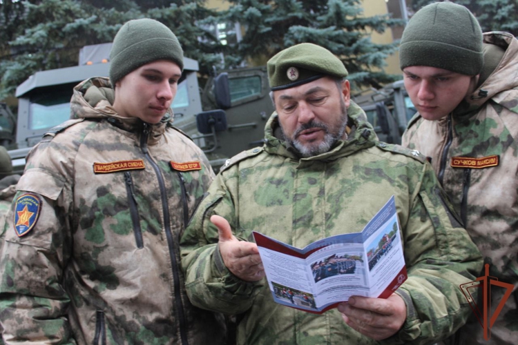 День призывника состоялся в подразделениях Приволжского округа Росгвардии (видео)