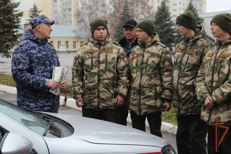 День призывника состоялся в подразделениях Приволжского округа Росгвардии (видео)