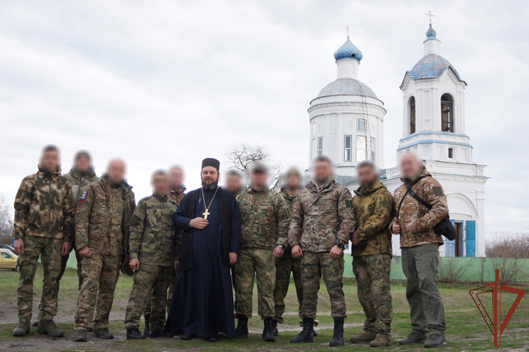 В Луганской Народной Республике росгвардейцы приняли участие в обустройстве монастыря 