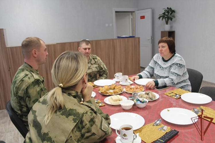 В регионах Сибири росгвардейцы почтили память коллег, погибших при выполнении служебного долга