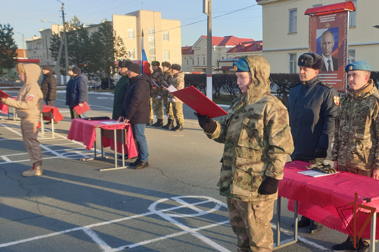Росгвардия проводит для школьников патриотические и профориентационные мероприятия на Урале 