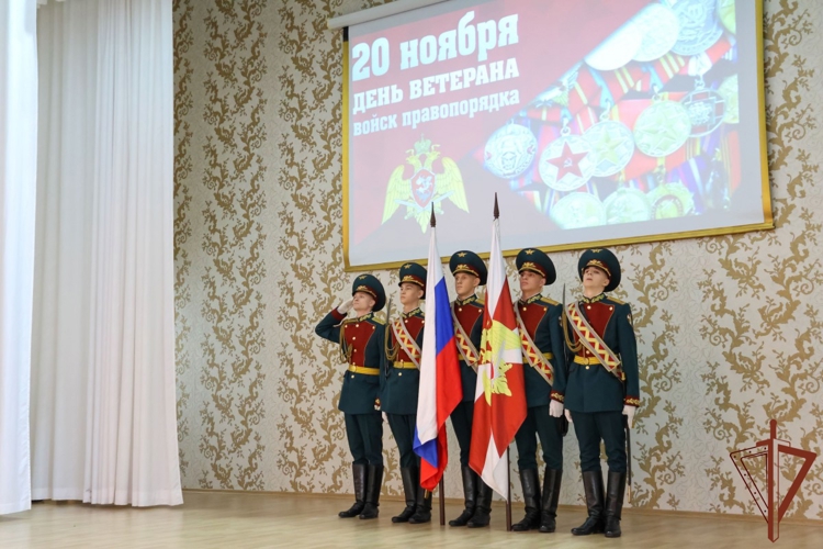 Ветеранов ведомства поздравили в Южном округе Росгвардии