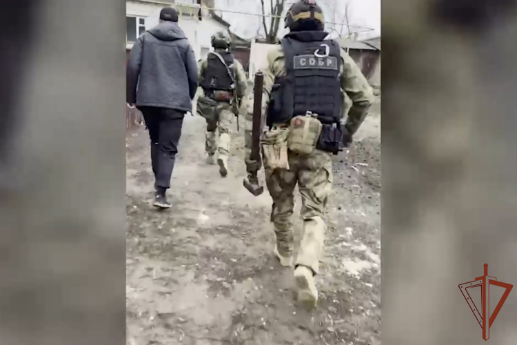 При содействии СОБР Росгвардии в Тамбовской области задержан подозреваемый в государственной измене и финансировании терроризма (видео)