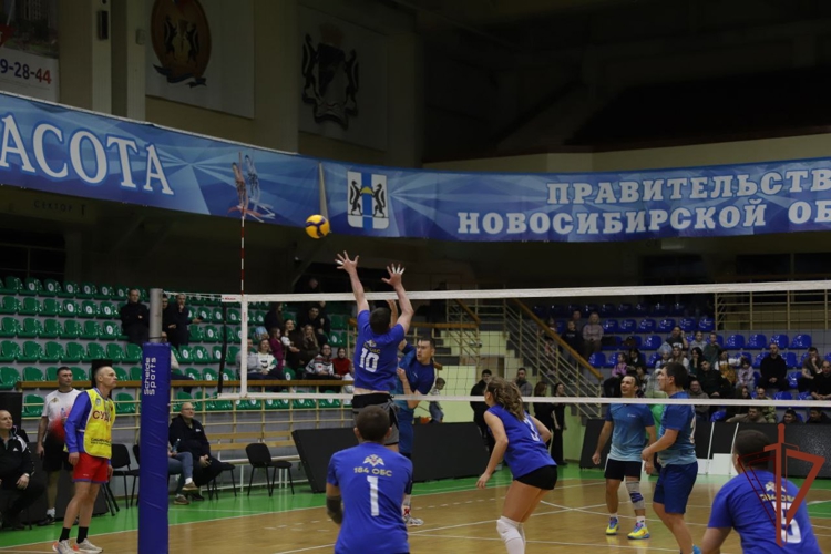 Спортивный праздник в честь 80-летия Победы в Великой Отечественной войне прошел в Новосибирске