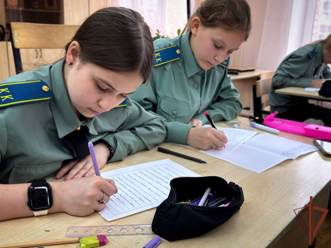 Подмосковные росгвардейцы передали гуманитарную помощь в зону проведения СВО