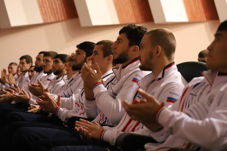 Росгвардейцы провели встречу со спортсменами сборной России по боксу
