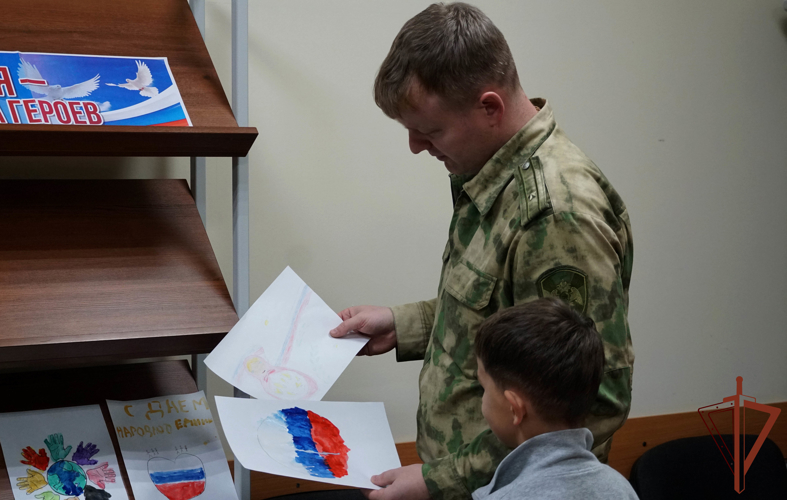 Росгвардейцы на Дальнем Востоке приняли участие в праздновании Дня народного единства 