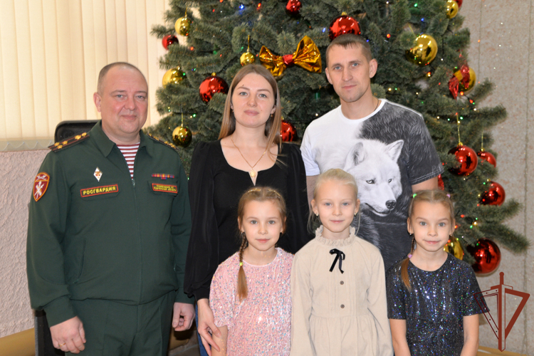 На Урале прошли новогодние мероприятия для семей военнослужащих и встречи с молодежью