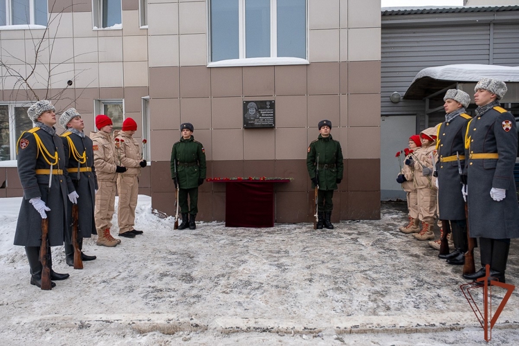 В Екатеринбурге росгвардейцы приняли участие в памятных мероприятиях на Урале