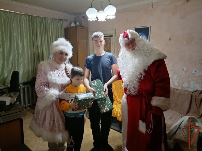 На Урале прошли новогодние мероприятия для семей военнослужащих и встречи с молодежью