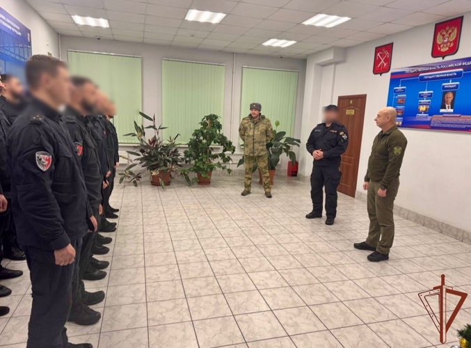 Командующий Северо-Западным округом Росгвардии поздравил росгвардейцев, заступающих на службу в новогоднюю ночь
