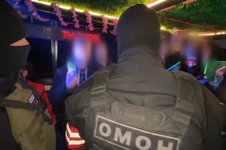 В Иркутске при содействии ОМОН Росгвардии прошли профилактические рейды (видео)