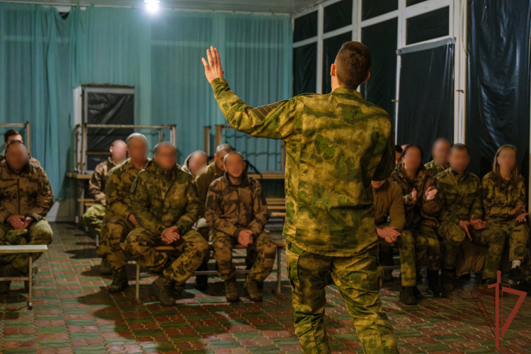 Артисты ансамбля песни и пляски ОДОН имени Ф.Э. Дзержинского выступили для росгвардейцев в зоне СВО 