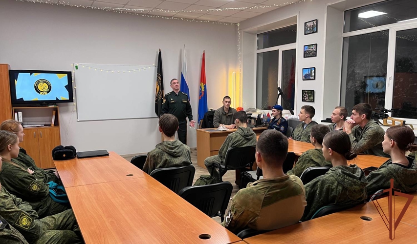 В День Конституции росгвардейцы провели просветительские встречи с учащимися в регионах Центральной России